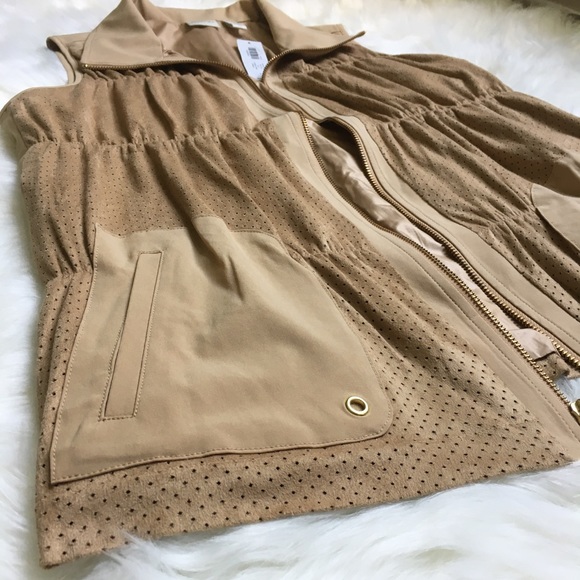 Zenergy by Chico’s Sage Perforated Vest - Picture 6 of 8